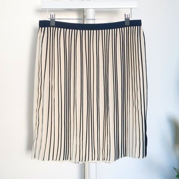 J. Crew Navy & White Pleated Knee Length Preppy Skirt Size 4 - Picture 3 of 13